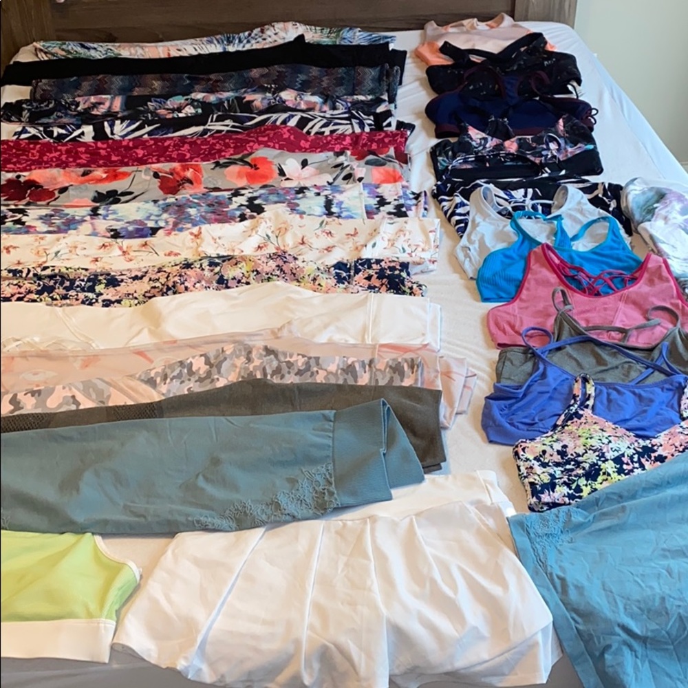 Lot Size Medium-New & Like New Fabletic’s Outfits!